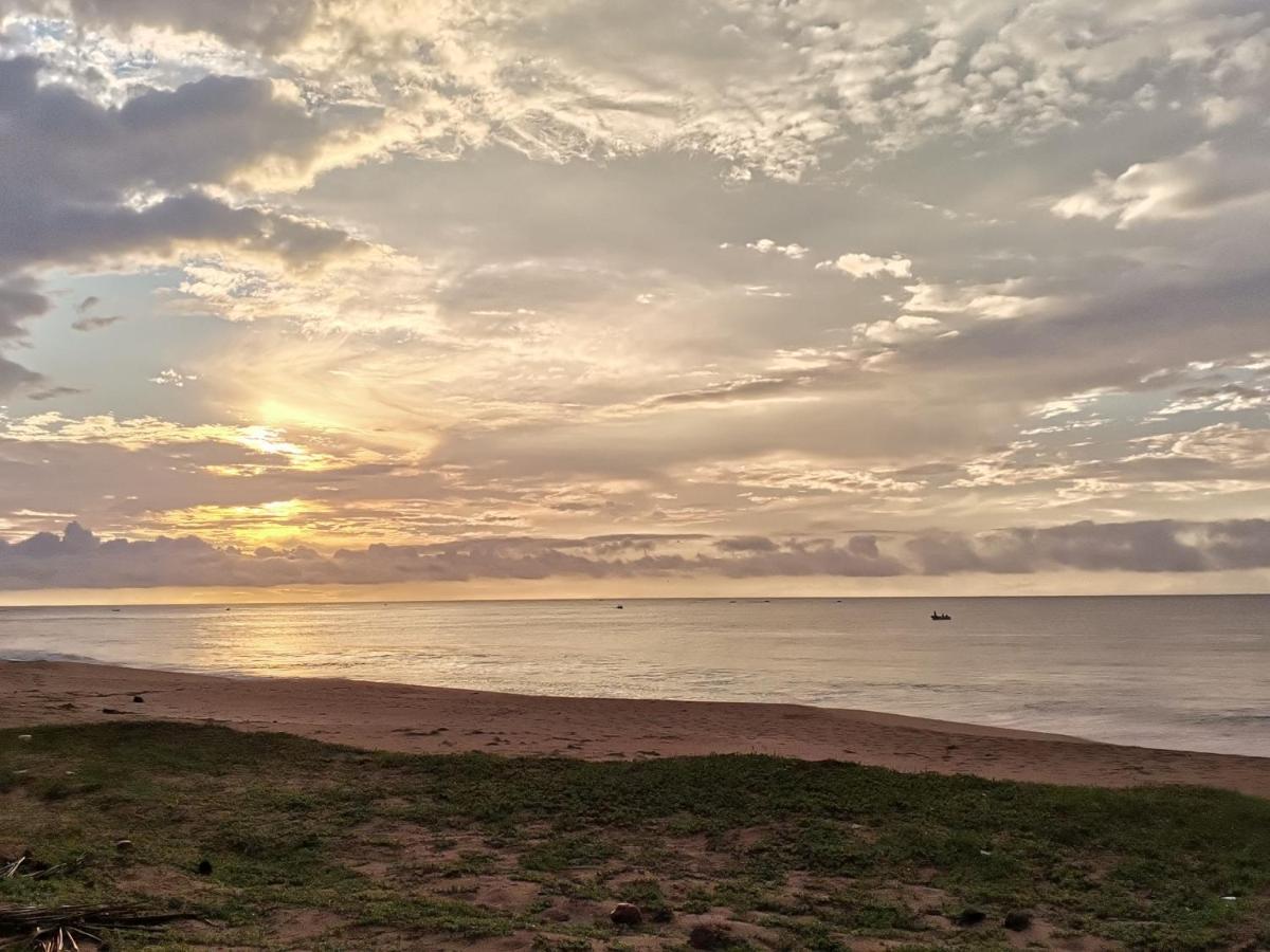 Helios Beach Resort تانجالي المظهر الخارجي الصورة